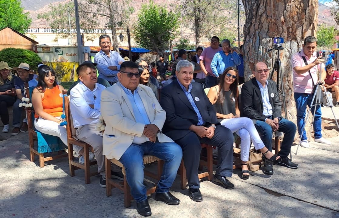 El intendente tilcareño Ricardo Romero y el vicegobernador Carlos Haquim, acompañados por el secretario de Gobierno provincial, Carlos Amaya, dejaron inaugurado el Enero Tilcareño 2023.