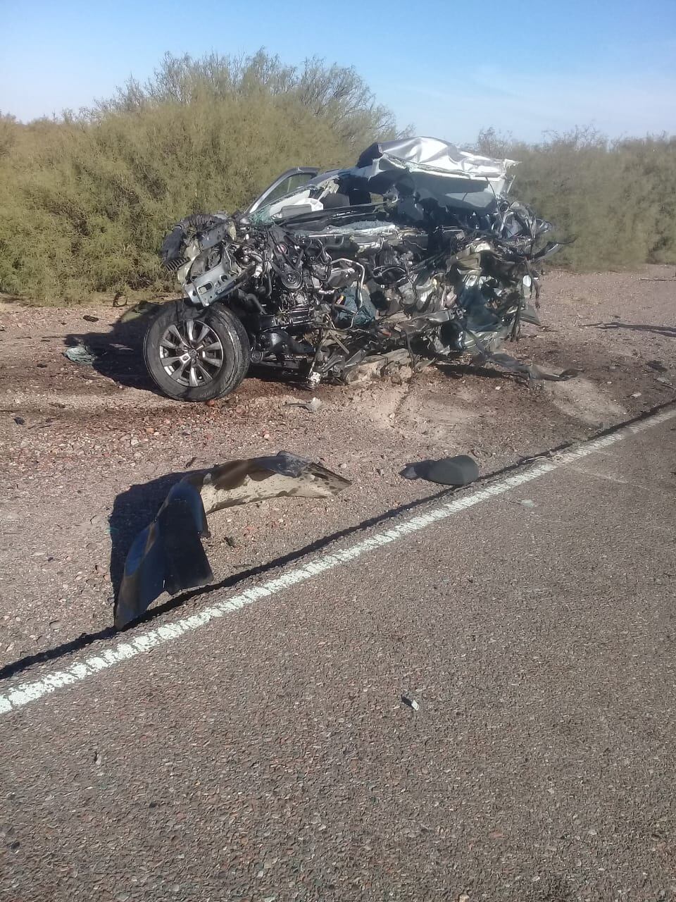 Fatal accidente en Santa Rosa. El conductor de una camioneta murió, y el chofer y cuatro abuelos fueron internados.