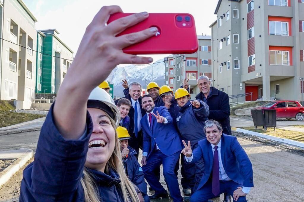 Realizó entrega de 200 viviendas Procrear y 70 créditos Casa Propia