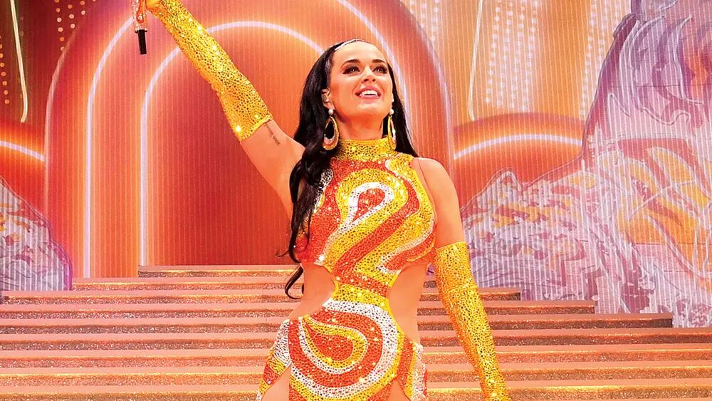 Pura pasión, Katy Perry encendió Instagram con un vestido rojo que se llevó la mirada de todos