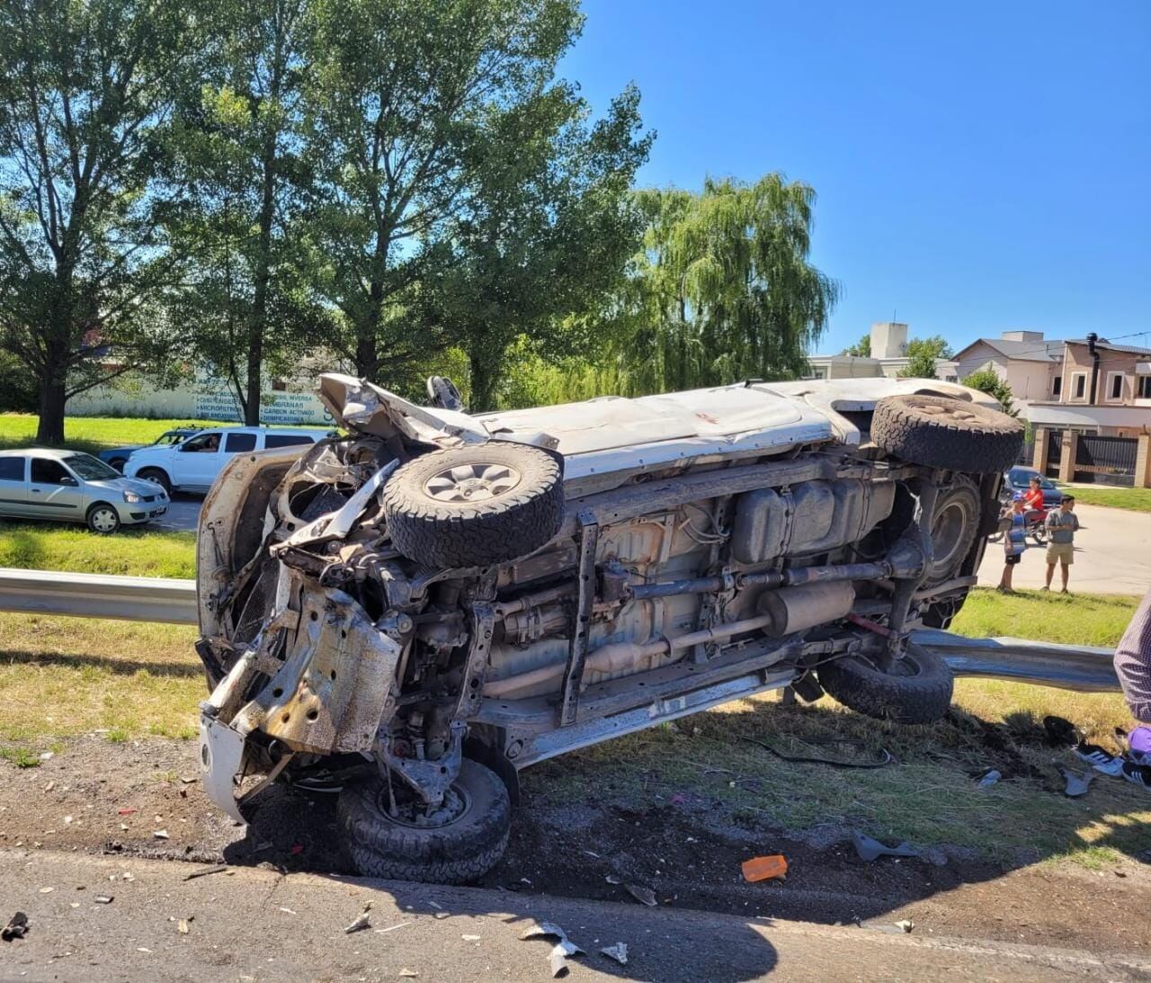 Río Cuarto. Así quedó la camioneta tras el choque (Policía).