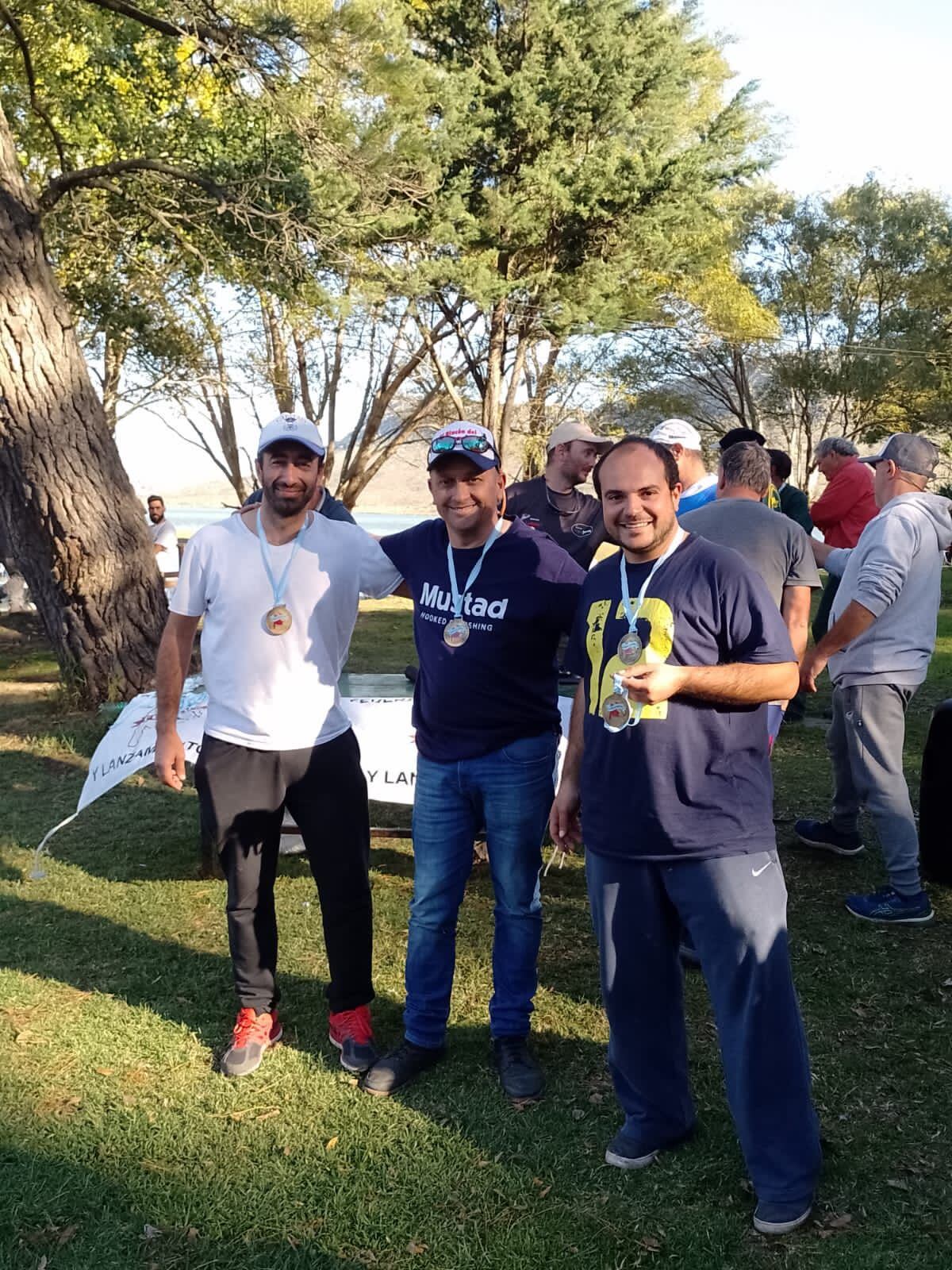 El Club Marea Roja de Tres Arroyos participó en el Provincial de Pesca de Pejerrey embarcado