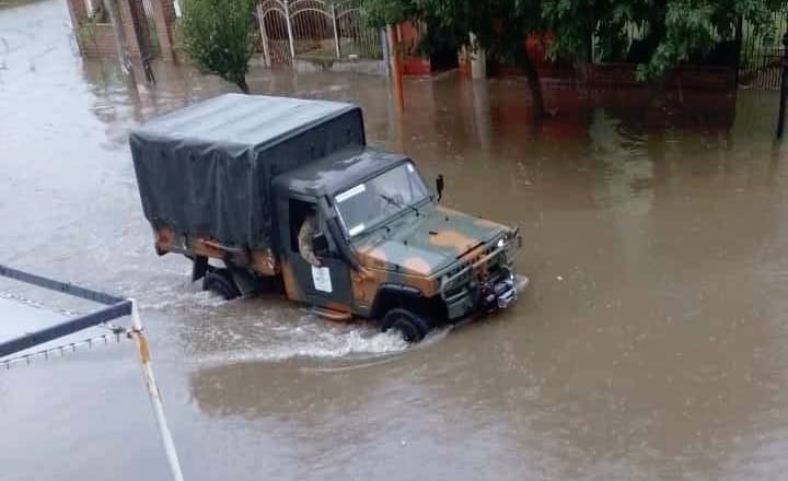 Incansable trabajo de Infantería de Marina y Bomberos Voluntarios de Punta Alta durante el temporal.