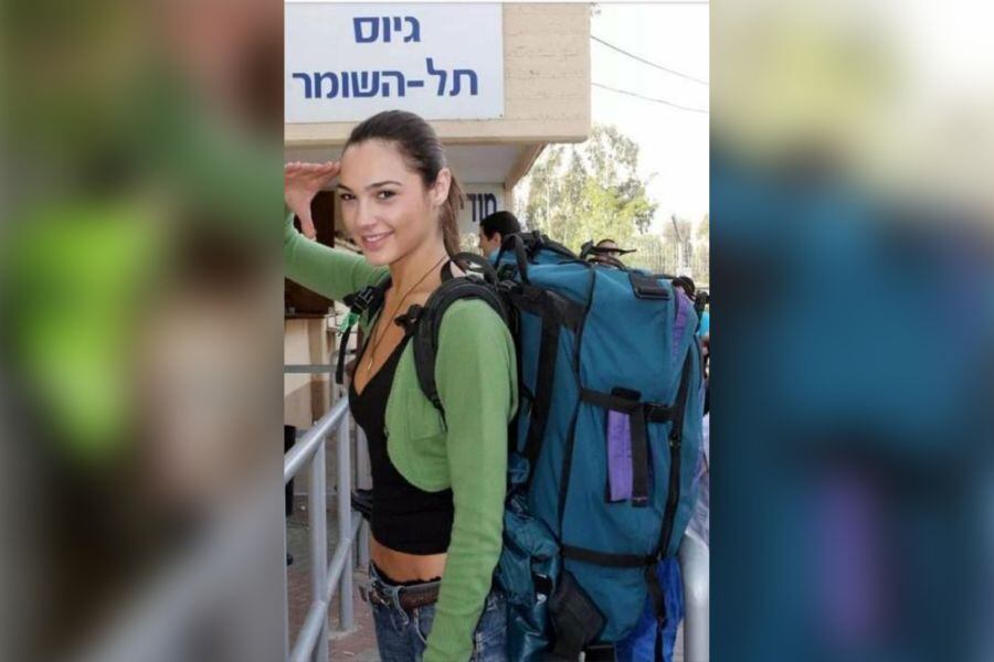 Gal Gadot en su época de soldado del servicio militar israelí.