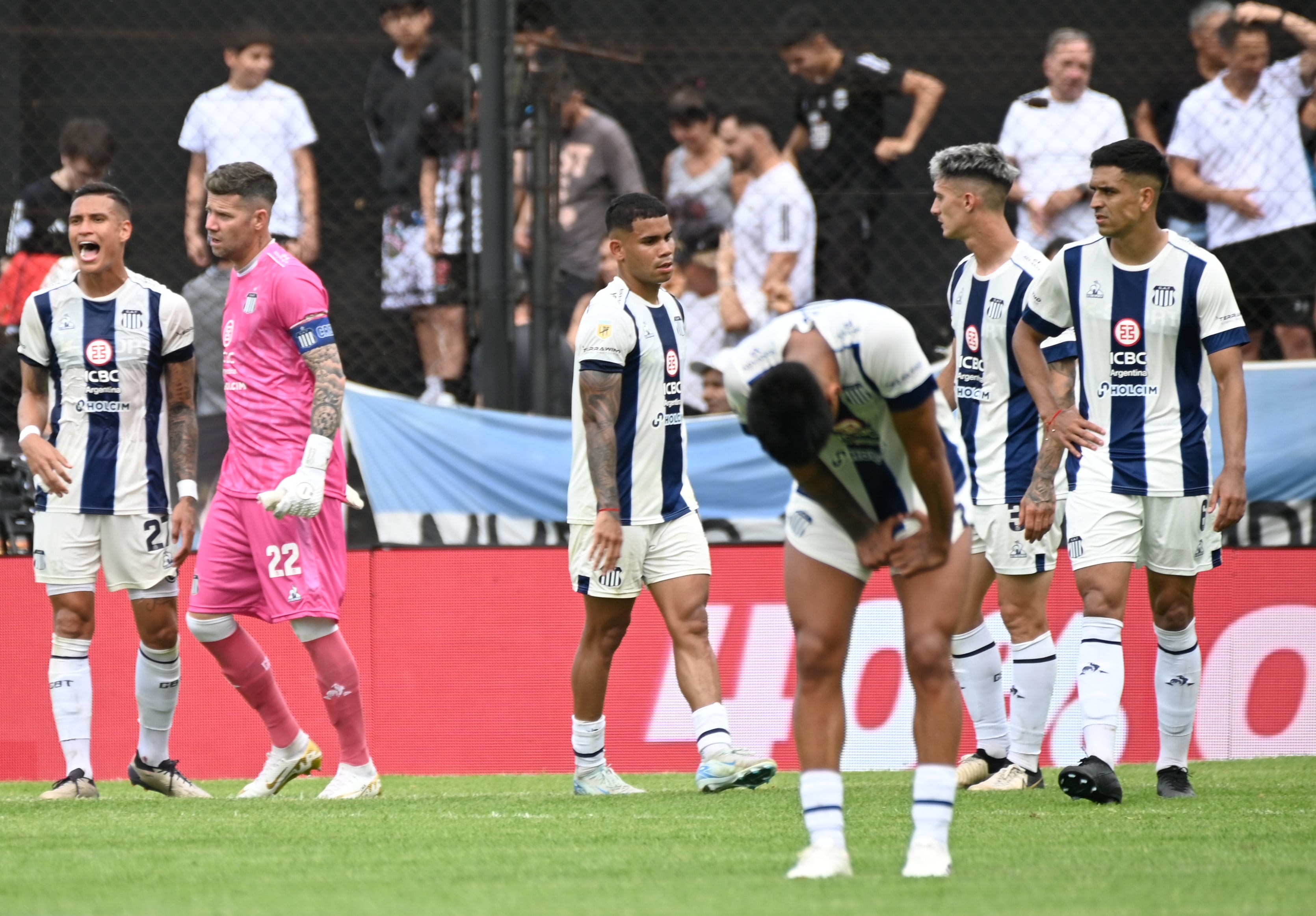 La gran chance que tuvo Talleres ante Riestra. (Fotobaires).