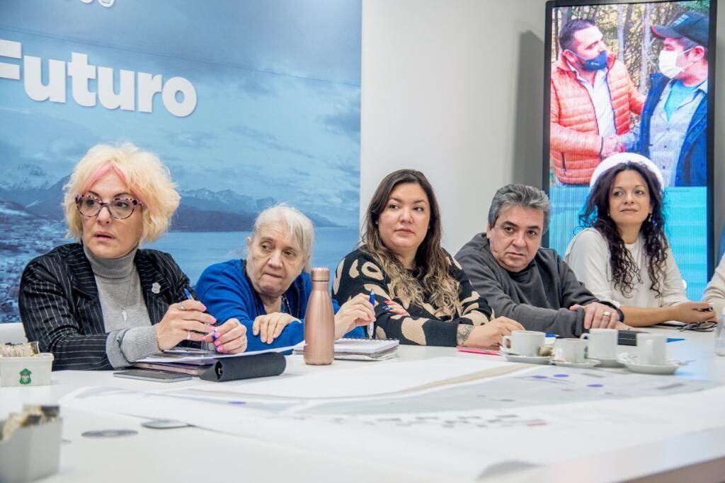 La Comisión del Museo está conformada por docentes en actividad, jubilados de la escuela, por su personal directivo, ex alumnos y alumnas, autoridades municipales y especialistas en museología y patrimonio histórico de la ciudad.