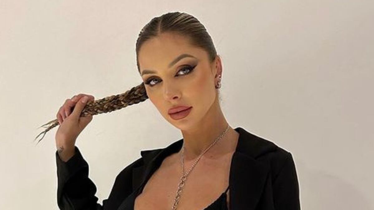 Romina Malaspina pasó por la peluquería y le preguntó a los usuarios por su look