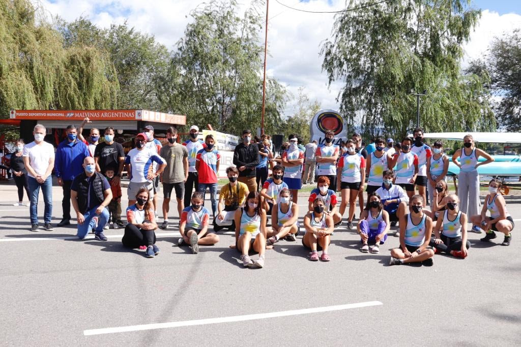 Regata "Villa Carlos Paz 2021". Autoridades municipales y provinciales asistieron a esta primera jornada de competencia.