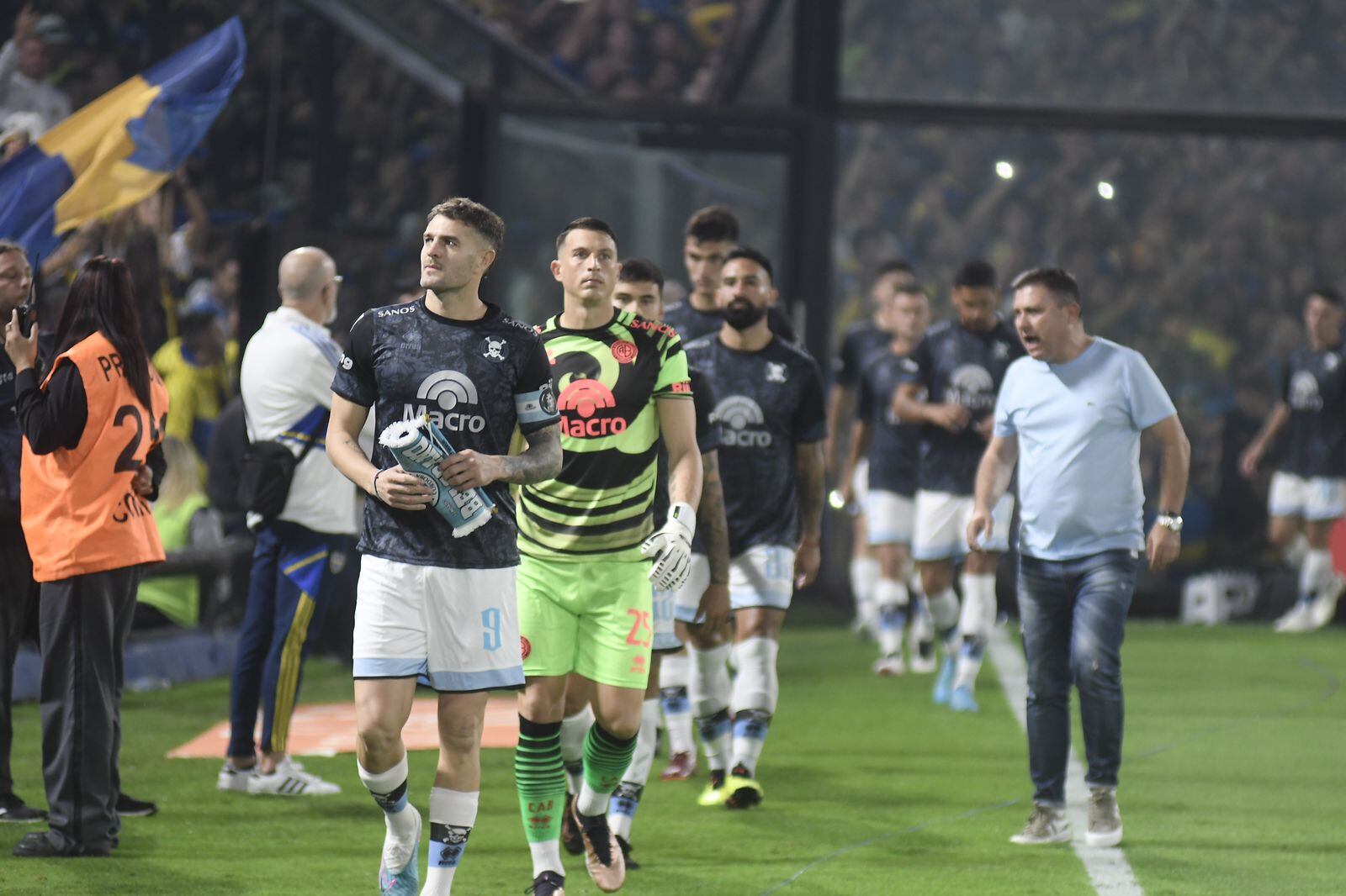 Boca y Belgrano, en La Bombonera, por la fecha 16 de la Liga Profesional. (Federico López Claro / La Voz)