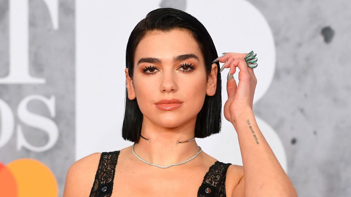 Dua Lipa le dio la bienvenida al calor en bikini y desde un yate en los Estados Unidos