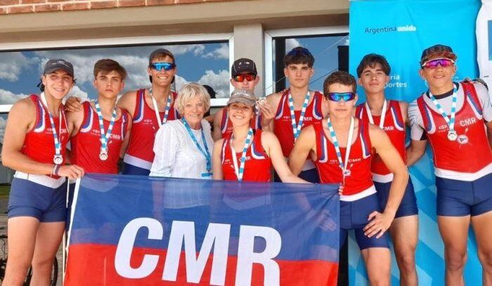 Remeros Club Mendoza de Regatas ganadores del Campeonato Argentino, en Tigre.