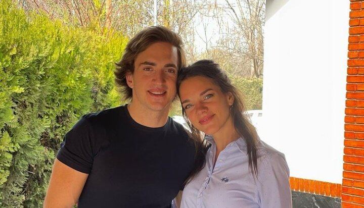 Nicolas Lucoski junto a suu hermana, Giuliana.