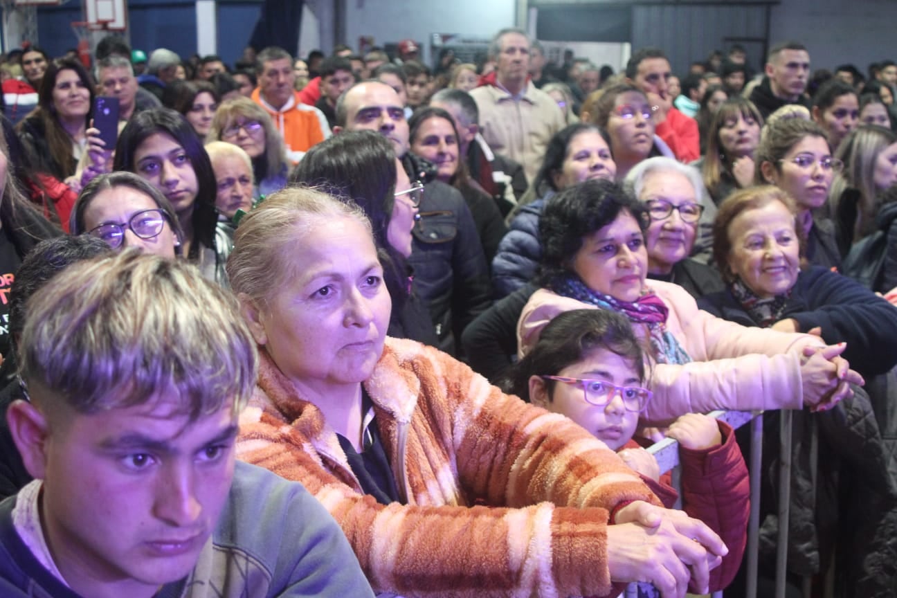 Cierre de campaña Benedetti Esposito Unidos por Arroyito 2023