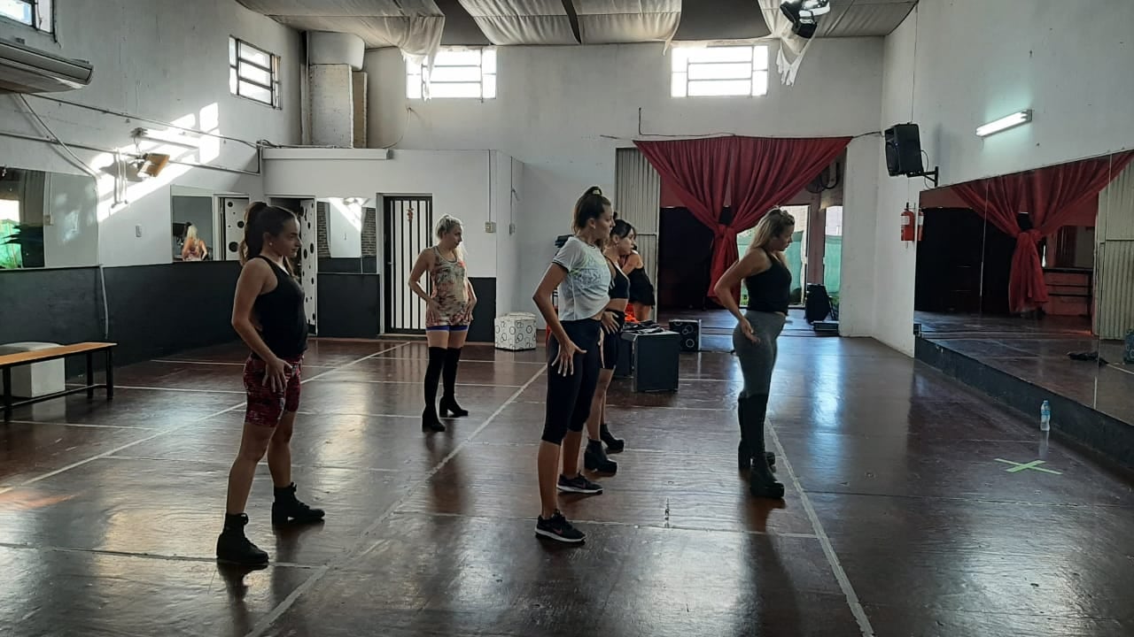 Clases de danza en El Chúcaro (CIMECO)