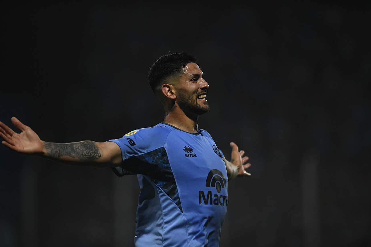 Partido entre Belgrano y Boca Juniors en el gigante de Alberdi. Foto Facundo Luque 