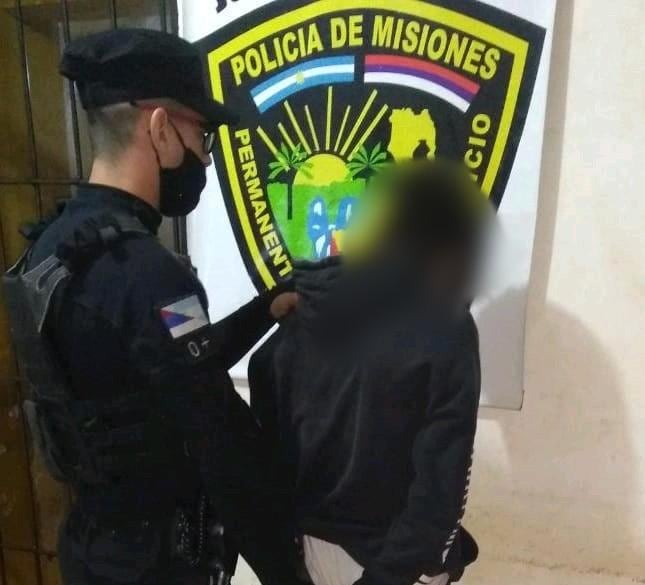 Dos hombres detenidos y un arma de fuego secuestrada en varios procedimientos. Policía de Misiones