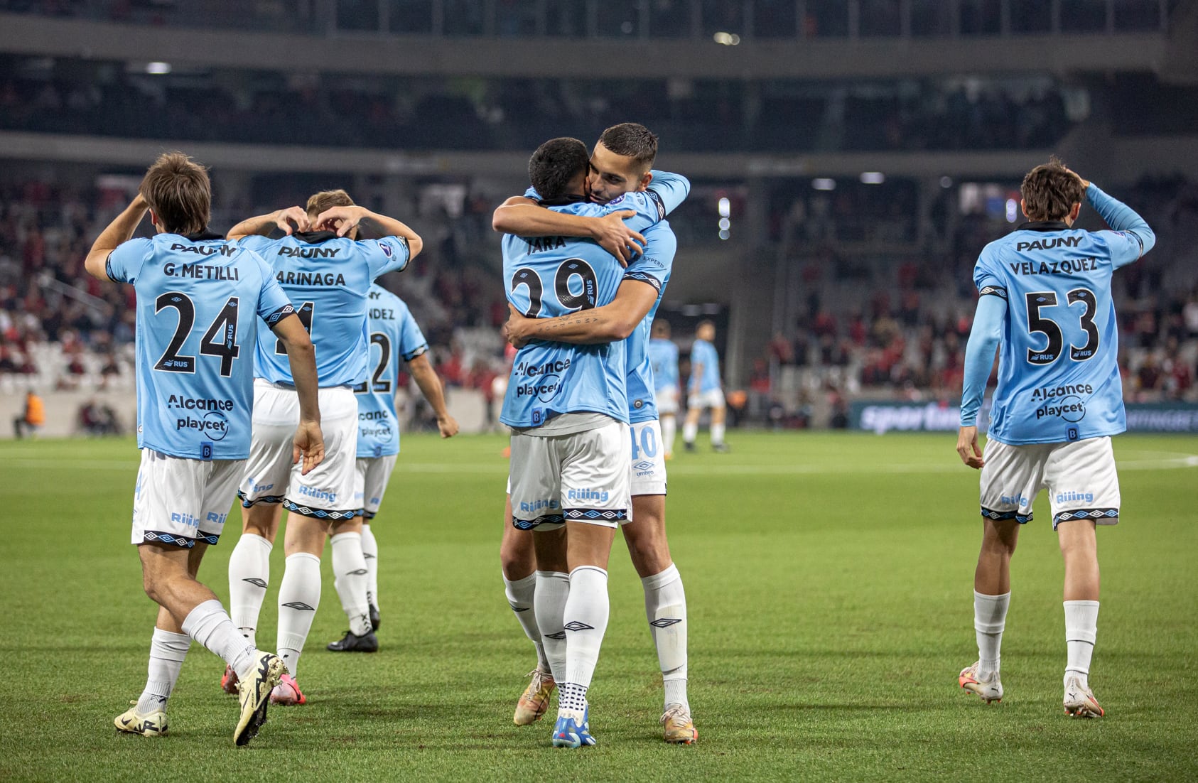 Belgrano visitó a Paranaense por la Copa Sudamericana. (Fotobaires y Prensa Belgrano)