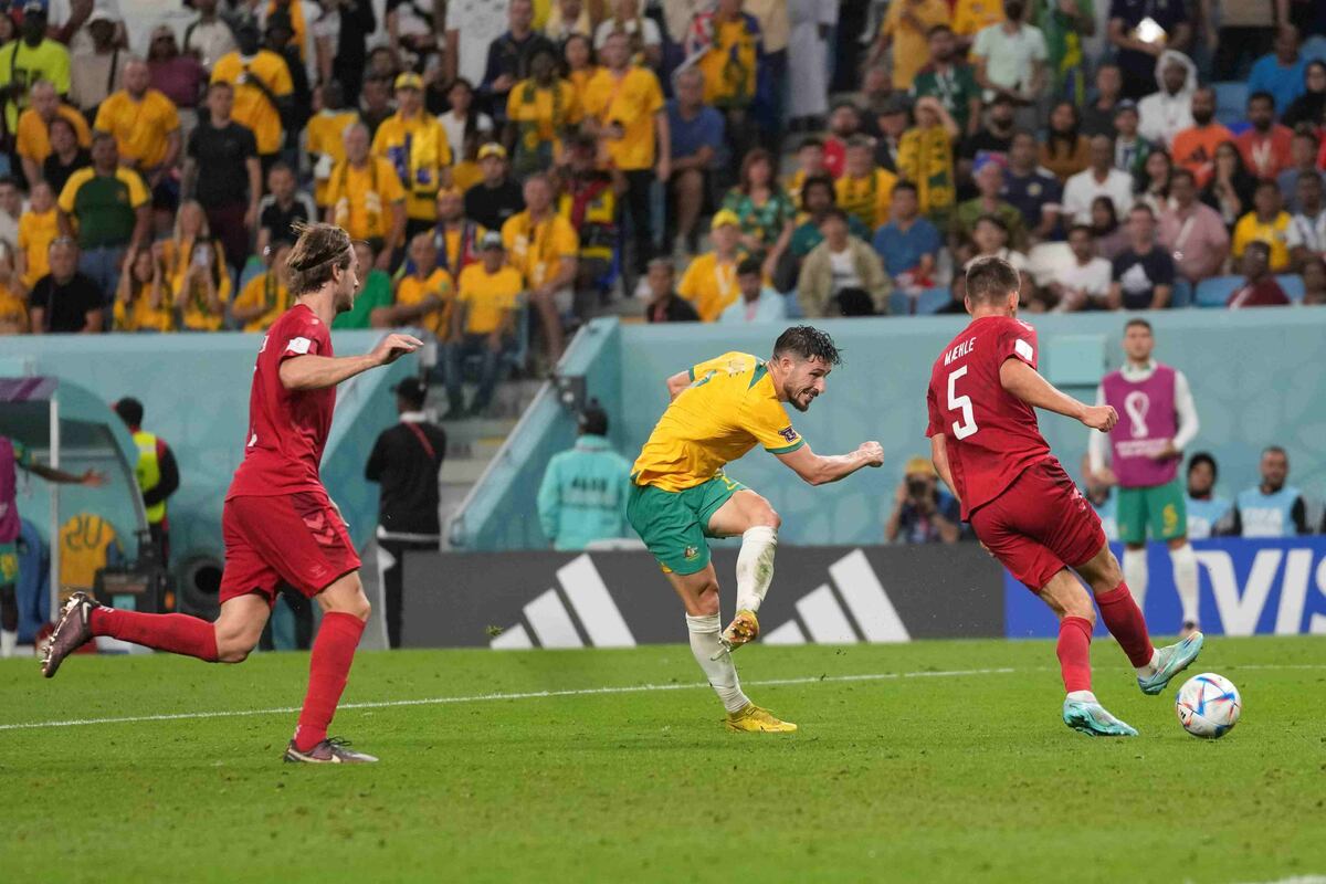 Mundial de Qatar 2022: Australia dio la sorpresa ante Dinamarca y Túnez venció a Francia antes del paso a octavos
