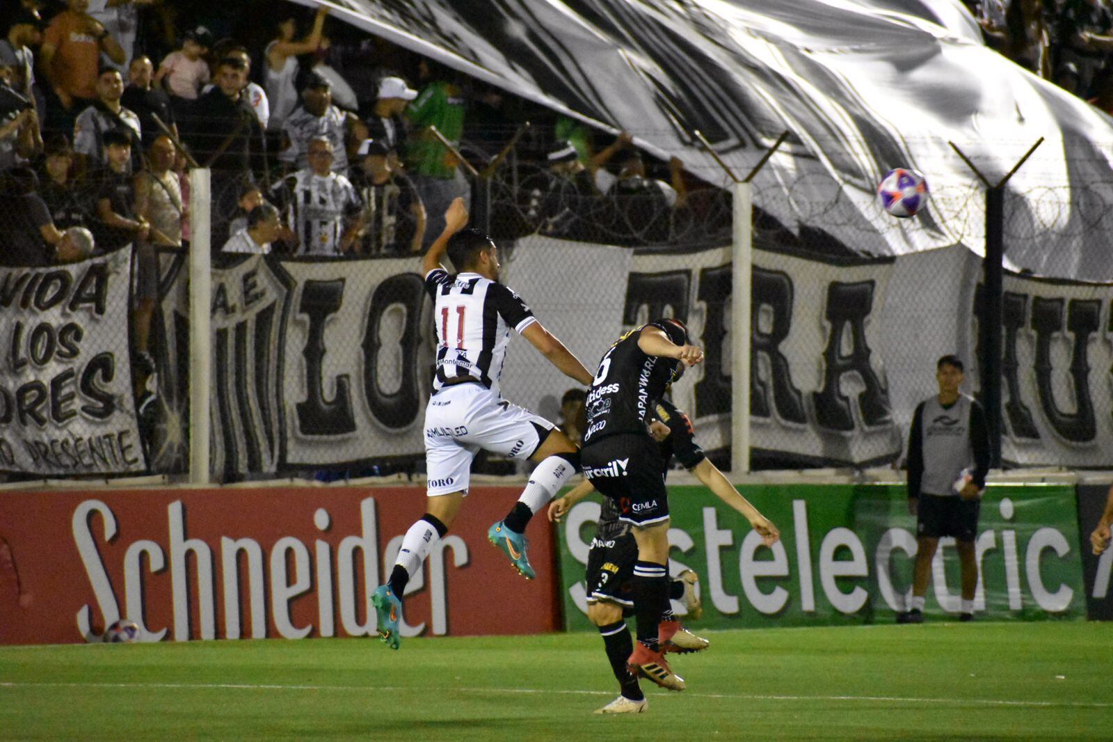 El Pincha sorprende al Lobo mendocino y lo supera por la mínima en el partido de ida de las "semis" del reducido. (Prensa Gimnasia de Mendoza)