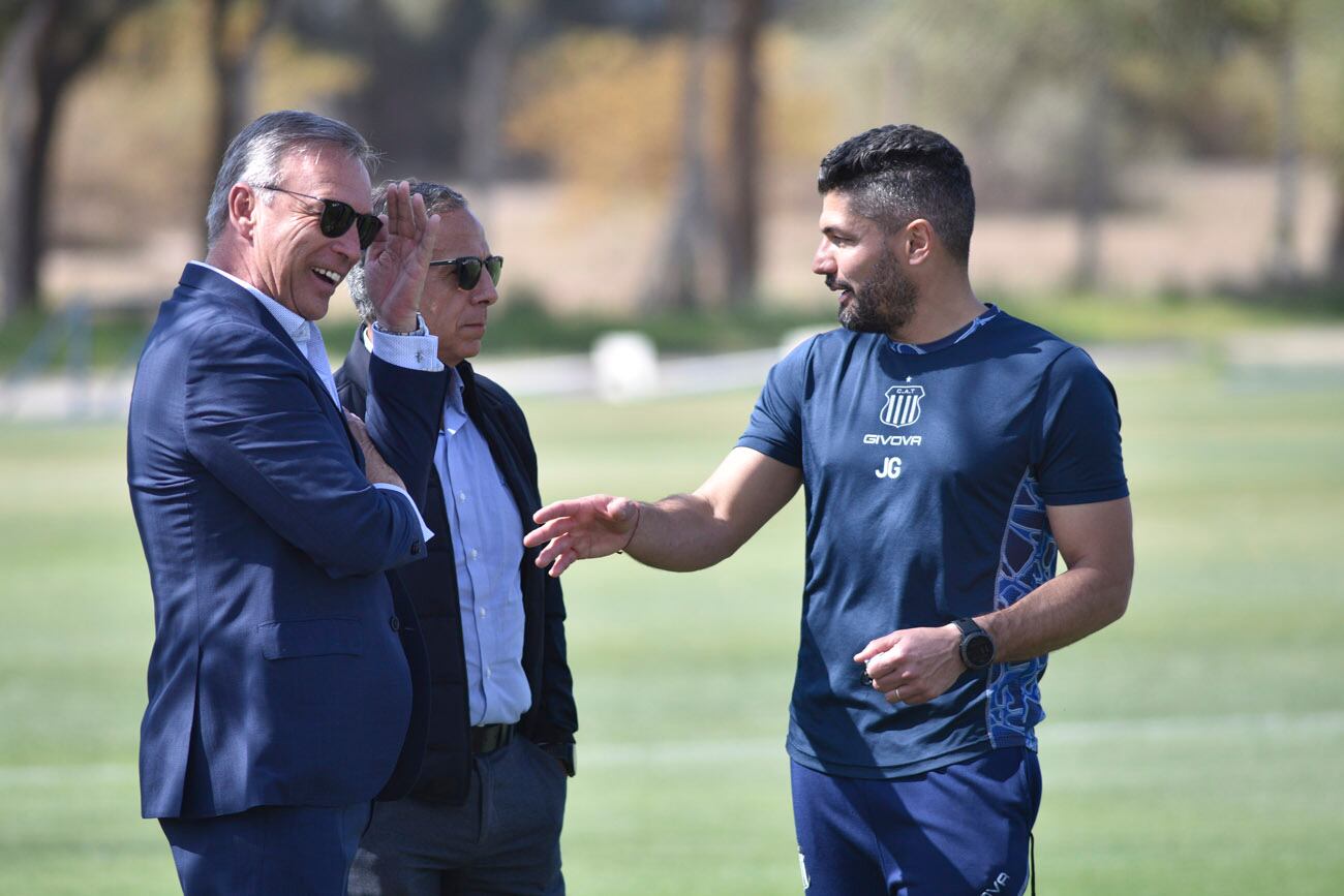 Andrés Fassi junto a Luis Calvimonte, y con apoyo a la gestión de Javier Gandolfi como DT. Buscan un mánager. Ramiro Pereyra