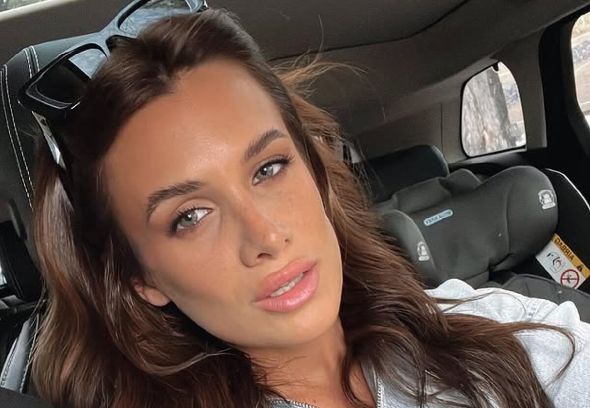 Con los colores de Brasil, Cami Homs encendió Instagram con una microbikini que resaltó su bronceado