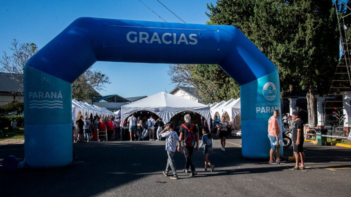 Este lunes 1 de abril continúa la Feria de Emprendedores y Artesanos frente a la Sala Mayo