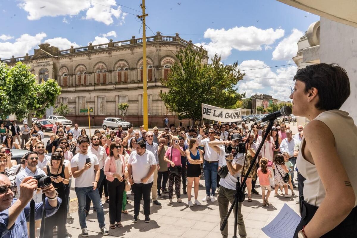 La intendente de Adolfo Gonzales Chaves Lucía Gómez presentó el informe anual de su primer año de gestión