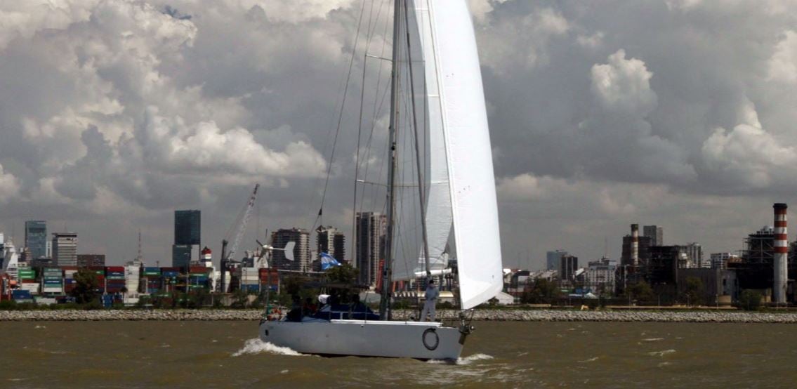 30 aventureros y aventureras buscan llegan al fin del mundo en velero, llevando un mensaje de concientización ecológica.