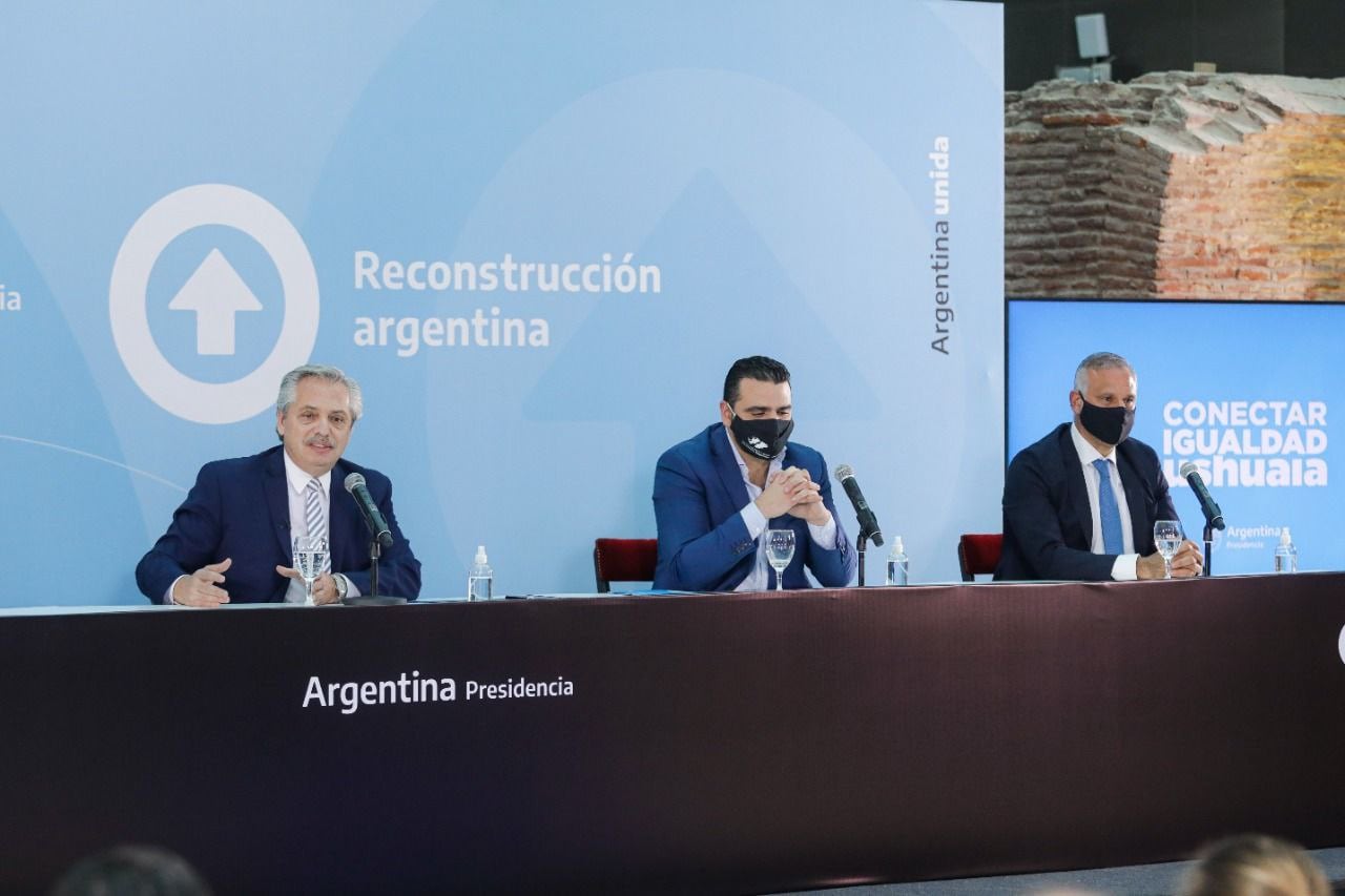 Conectar Igualdad legará a todos los estudiantes de las escuelas experimentales de la Municipalidad y la construcción de la primera Residencia para Adultos Mayores