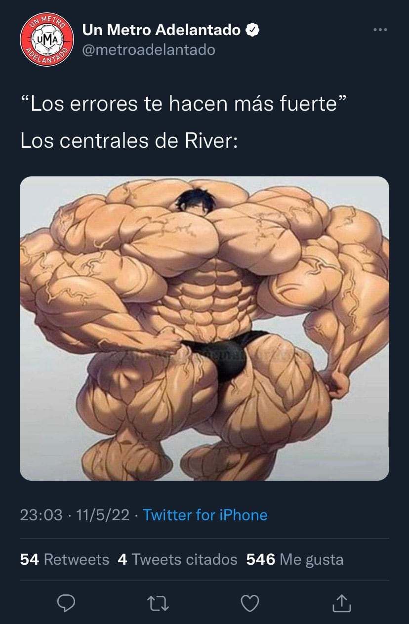 Uno de los tweets por el mal partido de los centrales de River.