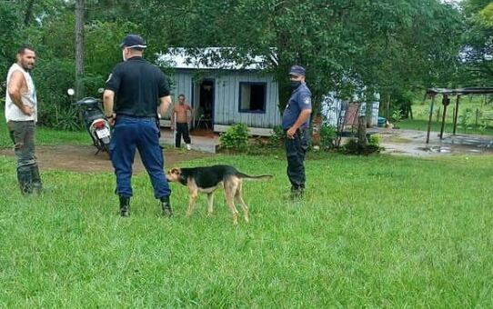 La policía recorre zonas rurales