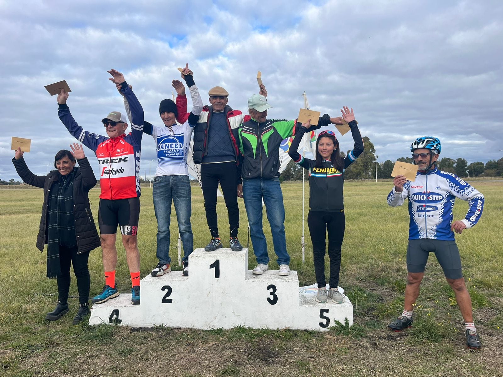 Se llevó a cabo el festival de Ciclismo en la pista municipal