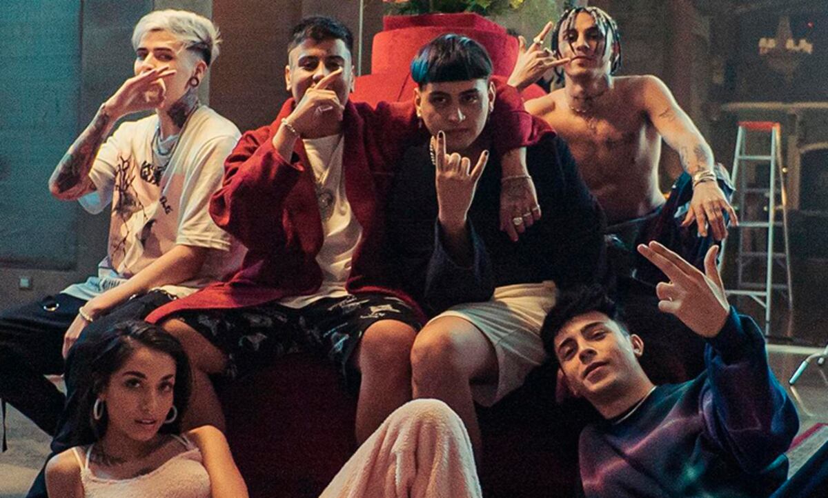 El remix de “Además de mí” superó las 100 millones de vistas en YouTube