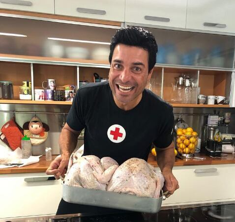 El espacio que más muestra Chayanne en sus redes es su cocina.