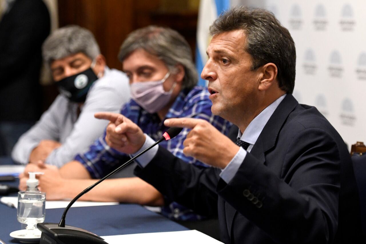 Massa ser reunió con representantes gremiales para avanzar en acuerdos para el proyecto de ley para modificar el piso del impuesto a las ganancias.