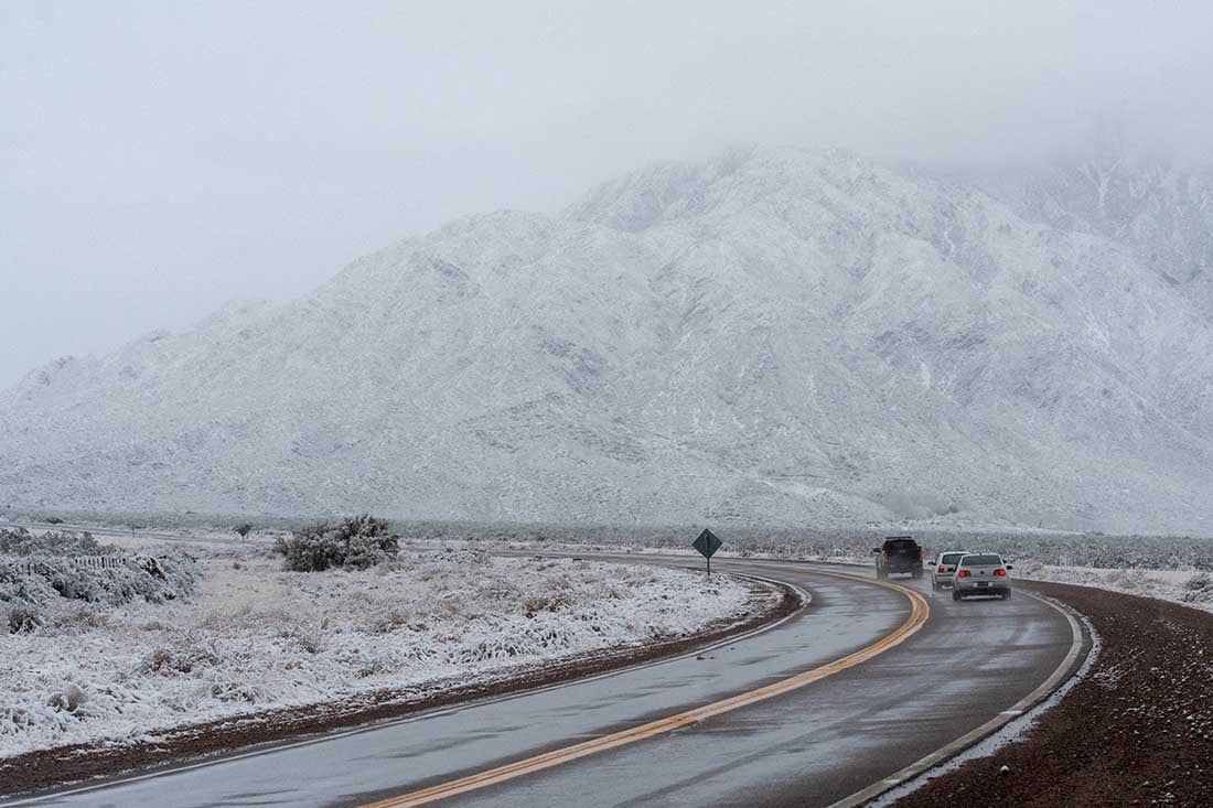 Mendoza 26 de junio de 2021 
Nieve en Mendoza
La zona de Cacheuta y el piedemonte nevados
Como estaba pronosticado, el frente frío llegó a Mendoza durante este sábado. Muchas localidades provinciales se vistieron de blanco debido a las importantes nevadas que trajo el temporal.

Foto: Ignacio Blanco / Los Andes