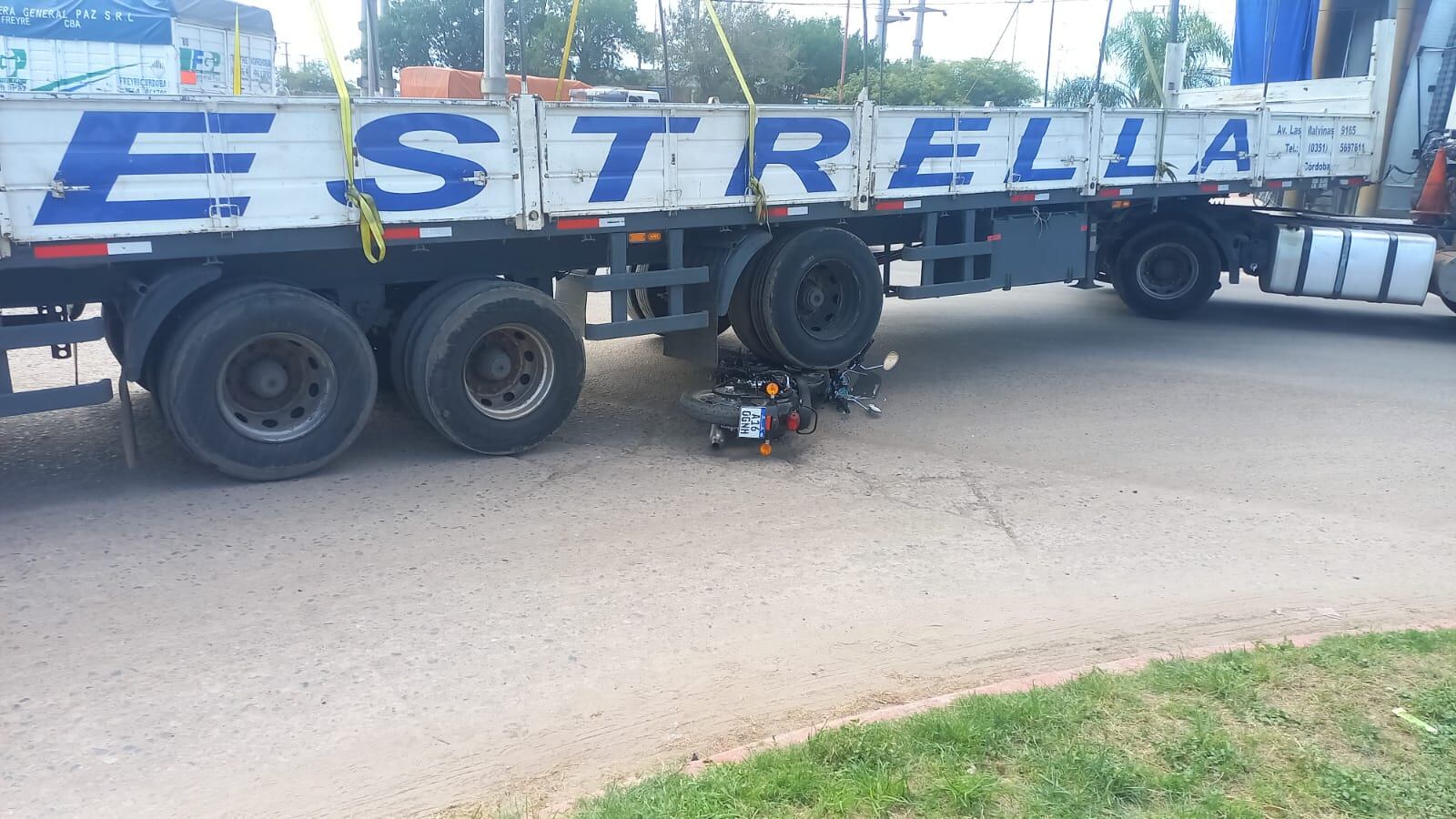 Accidente Arroyito motocicleta y camión ruta 19