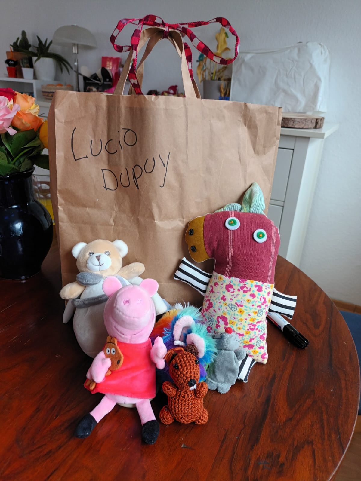 Los peluches enviados desde Alemania para la familia Dupuy.