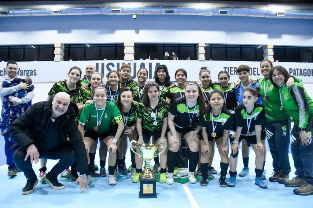 En el gimnasio municipal Cochocho Vargas se disputaron las finales de futsal AFA,