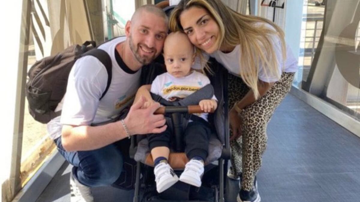 Beni: el pequeño mendocino viajó junto a sus padres a España para recibir su tratamiento