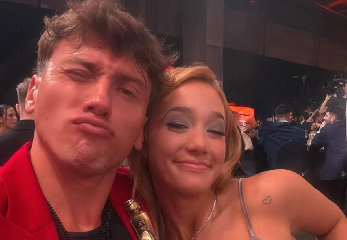 ¡Margelita es real! Ángela Torres y Marcos Giles confirmaron su romance con un apasionado beso en vivo