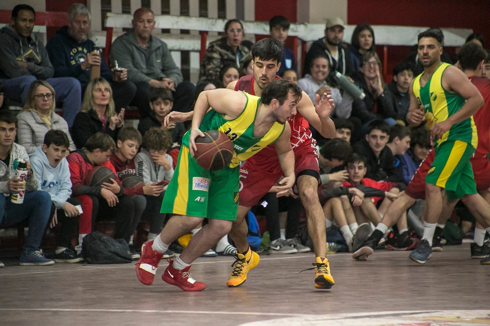 Costa Sud venció a Huracán