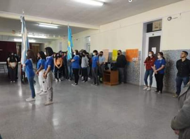 Un padre agredió a dos estudiantes que le hacían bullying a su hija en la Escuela N° 776, en Rawson.