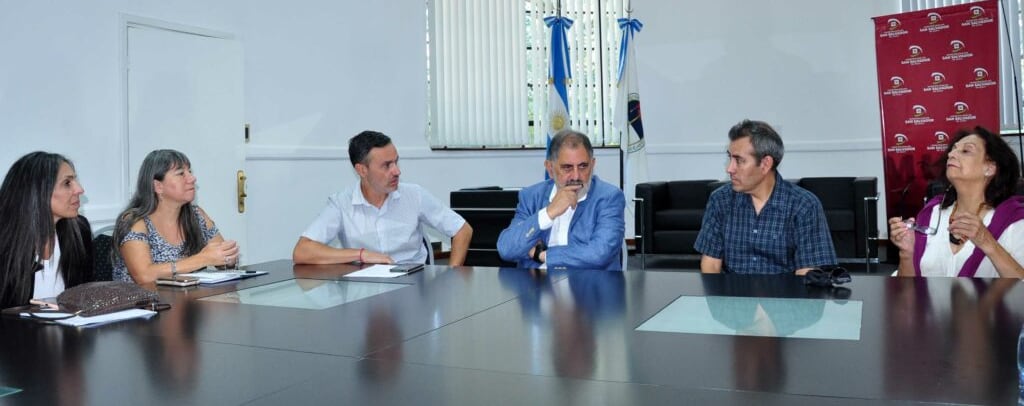 El intendente Raúl Jorge y Juan Cruz Torres encabezaron el anuncio de los homenajes al maestro Jaime Torres que culminan este sábado con una "ofrenda musical" en el Centro Cultural "Manuel Belgrano" de la capital jujeña.