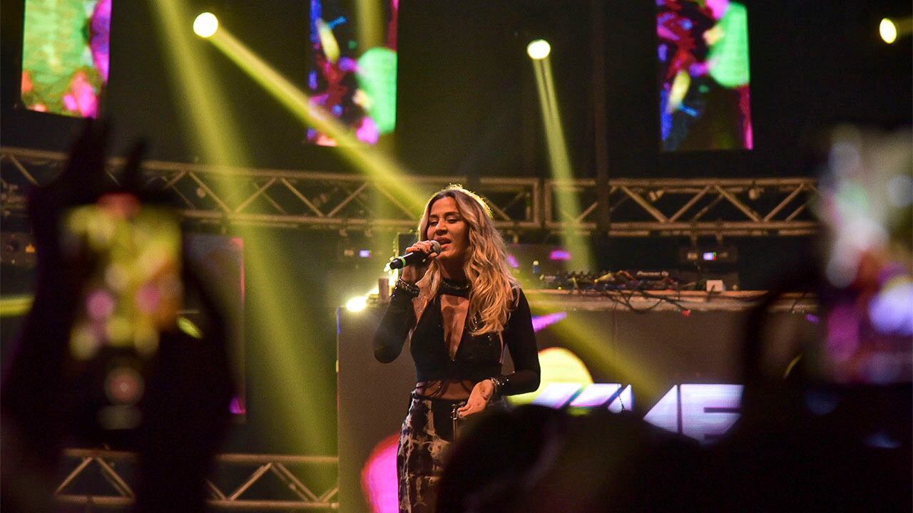 Jimena Barón brilló en una noche mágica en el Bustelo.