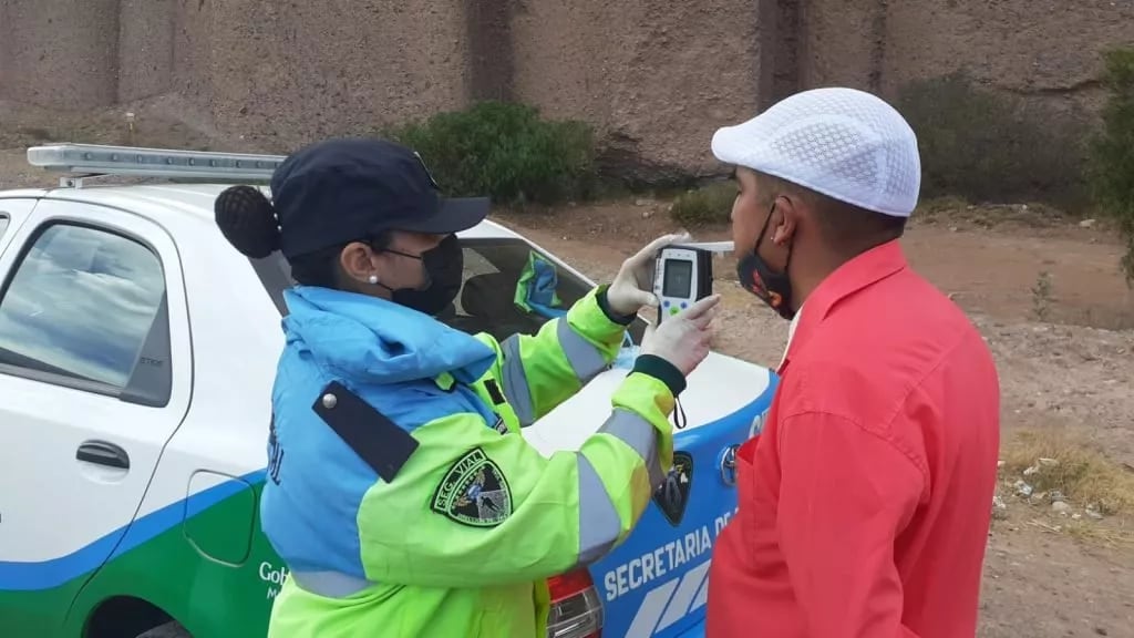 Los test de alcoholemia son obligatorios, según determina la ley provincial n° 6.082/18 "Tolerancia Cero de Alcohol y Estupefacientes para conductores".