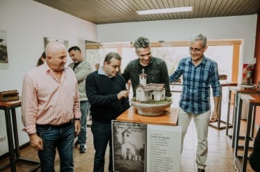 Inauguración de la muestra artística “Ñande Roga” en Puerto Iguazú.