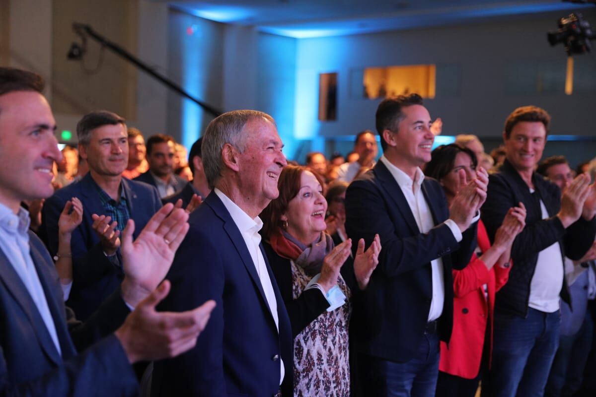 Los principales dirigentes de Hacemos por Córdoba en el acto de lanzamiento de Martín Llaryora.