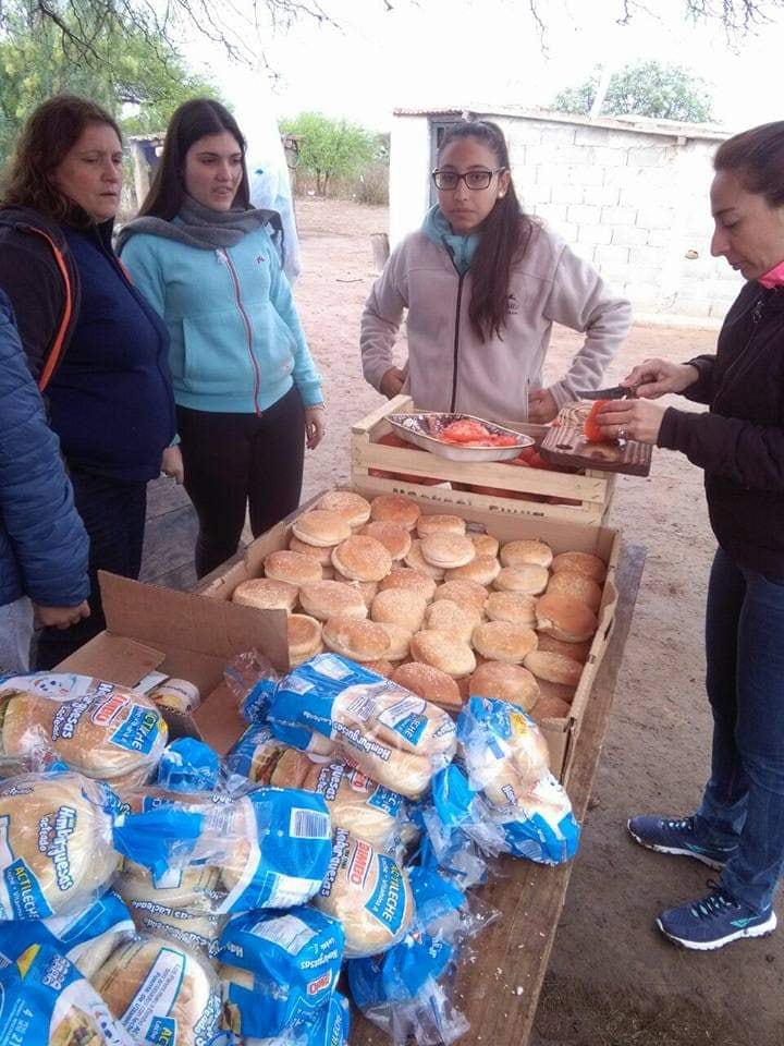 El grupo organiza almuerzos en distintos parajes provinciales.