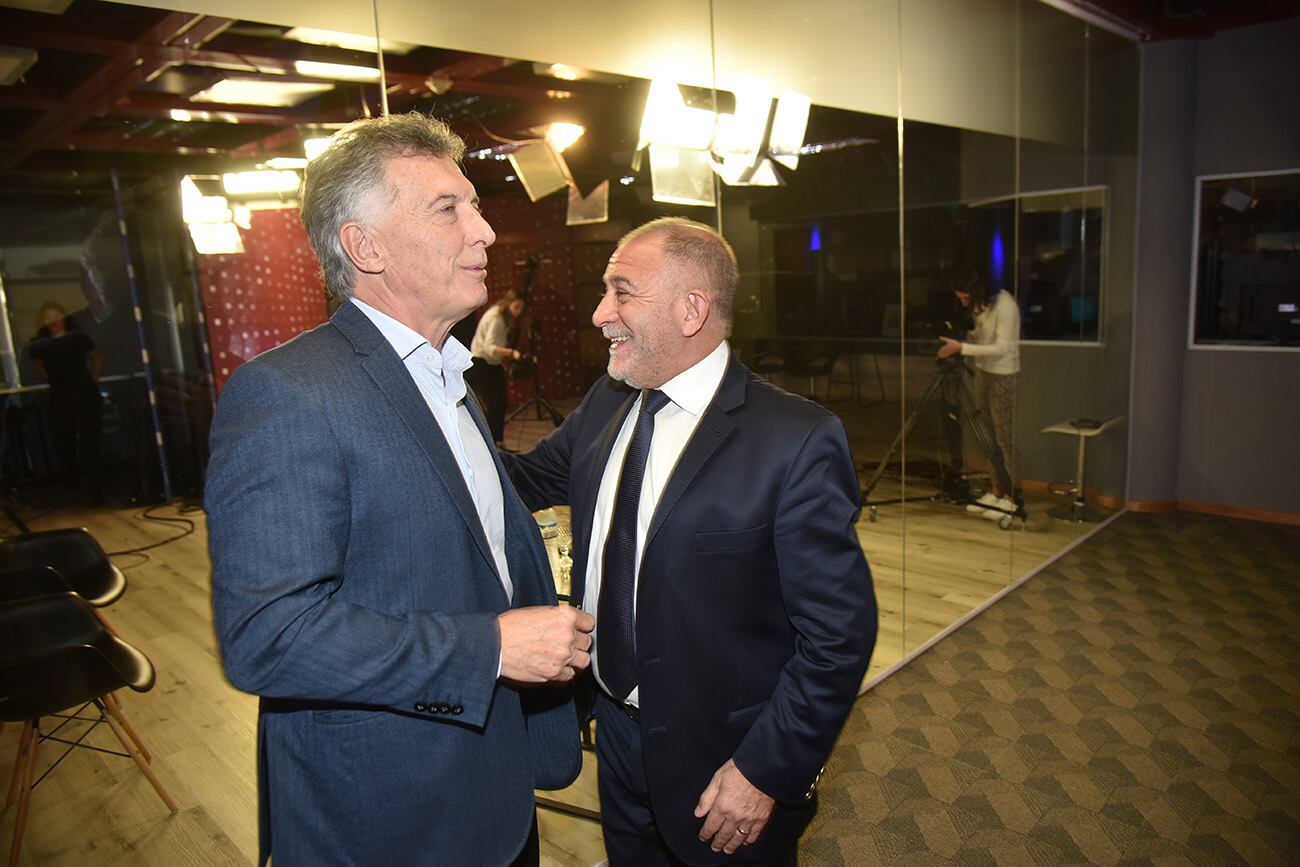 Mauricio Macri y Luis Juez en la redacción de La Voz. Foto Nicolas Bravo